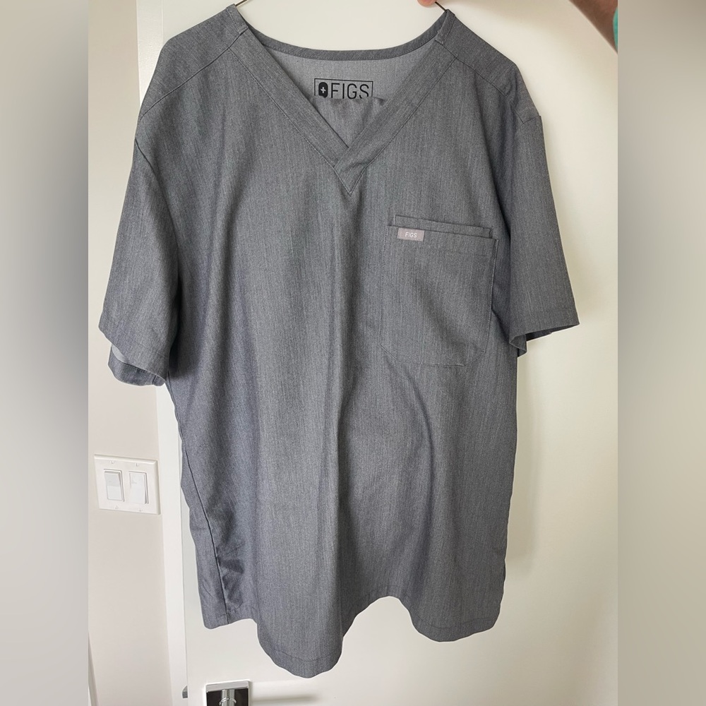 FIGS Leon Top and Tansen Jogger Scrub Set - Graphite